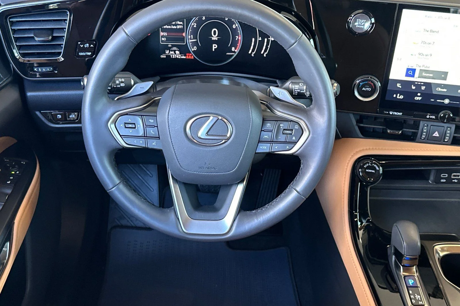 Used 2025 Green Pearl Lexus 250 Premium image 11