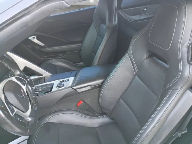 Used 2019 White Chevrolet Stingray image 22