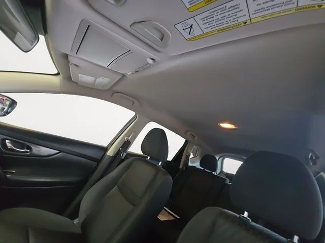 Used 2019 Black Nissan S image 12