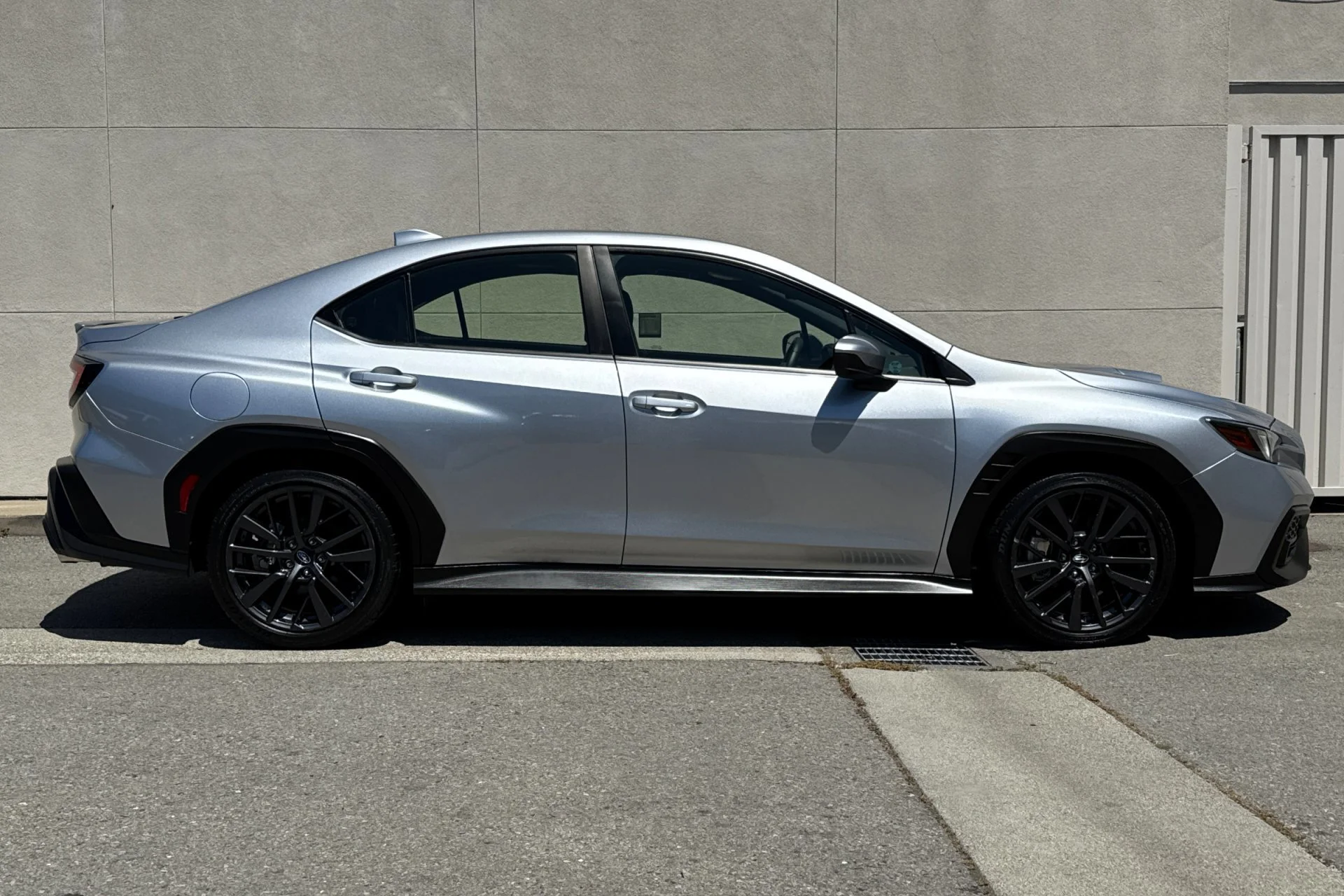 Used 2022 Ice Silver Metallic Subaru Premium image 8