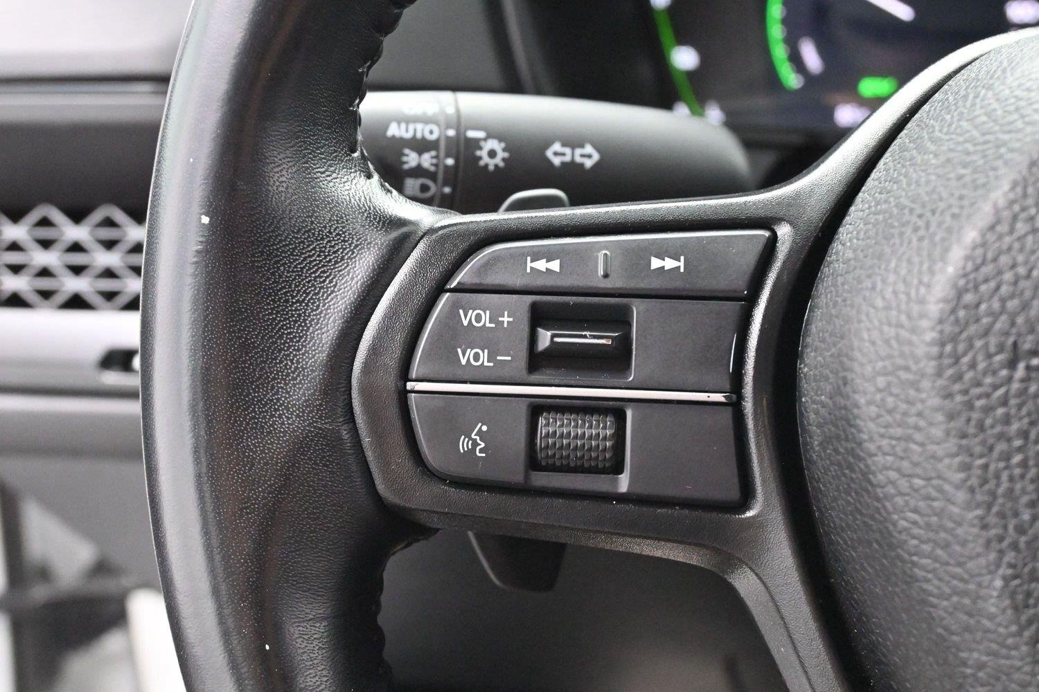 Used 2024 Platinum White Pearl Honda Sport image 16