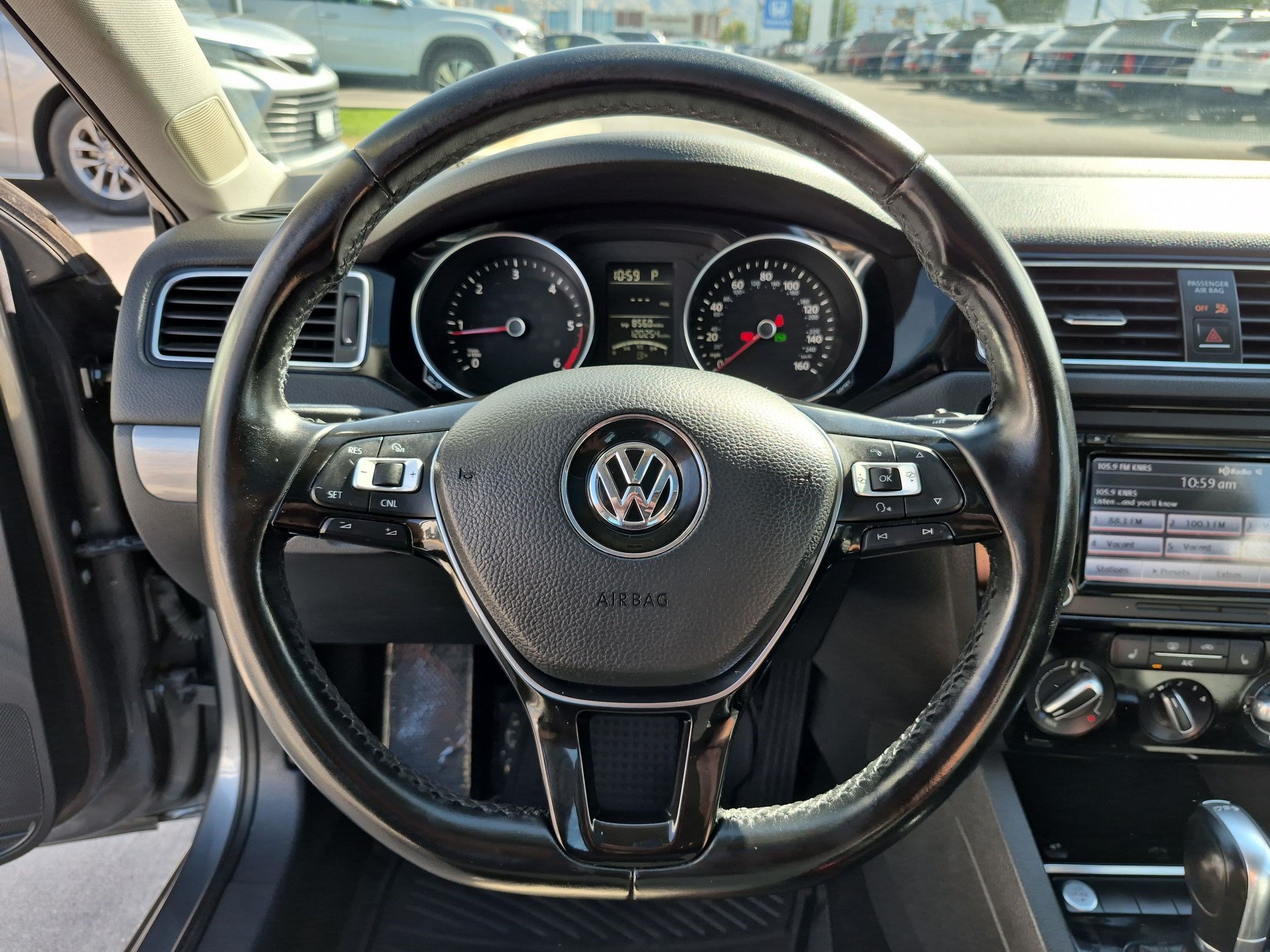Used 2015 Platinum Gray Metallic Volkswagen 2.0L TDI SE w/Connectivity image 16