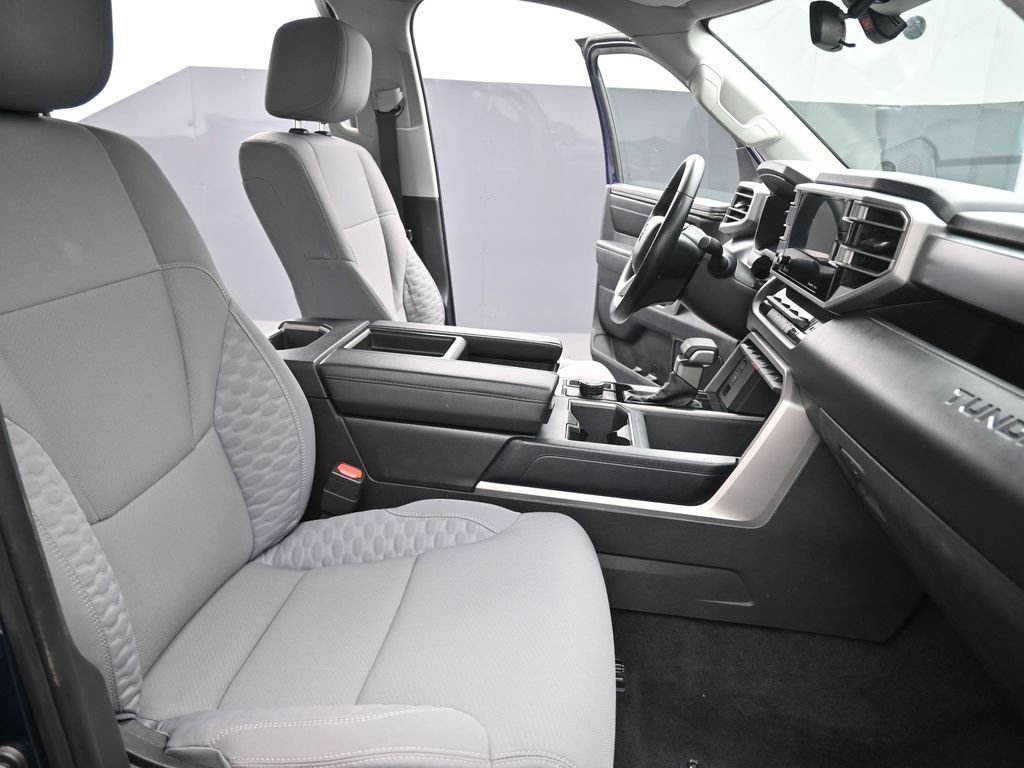 Used 2023  Toyota SR5 image 25