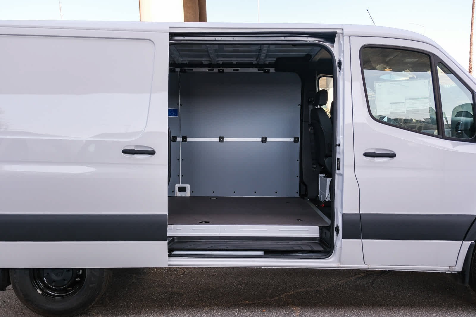 New 2026 Arctic+White Mercedes-Benz Cargo 144 WB  RWD 2.0L 4-Cylinder image 33