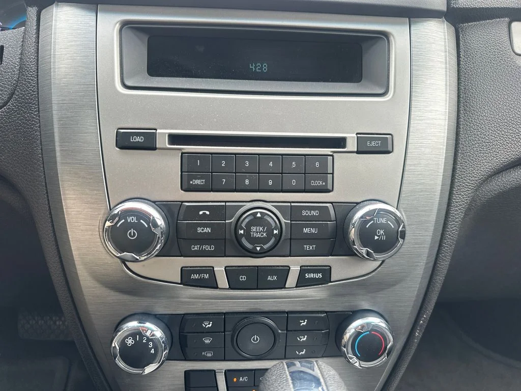 Used 2010 Sterling Gray Metallic Ford SE image 17