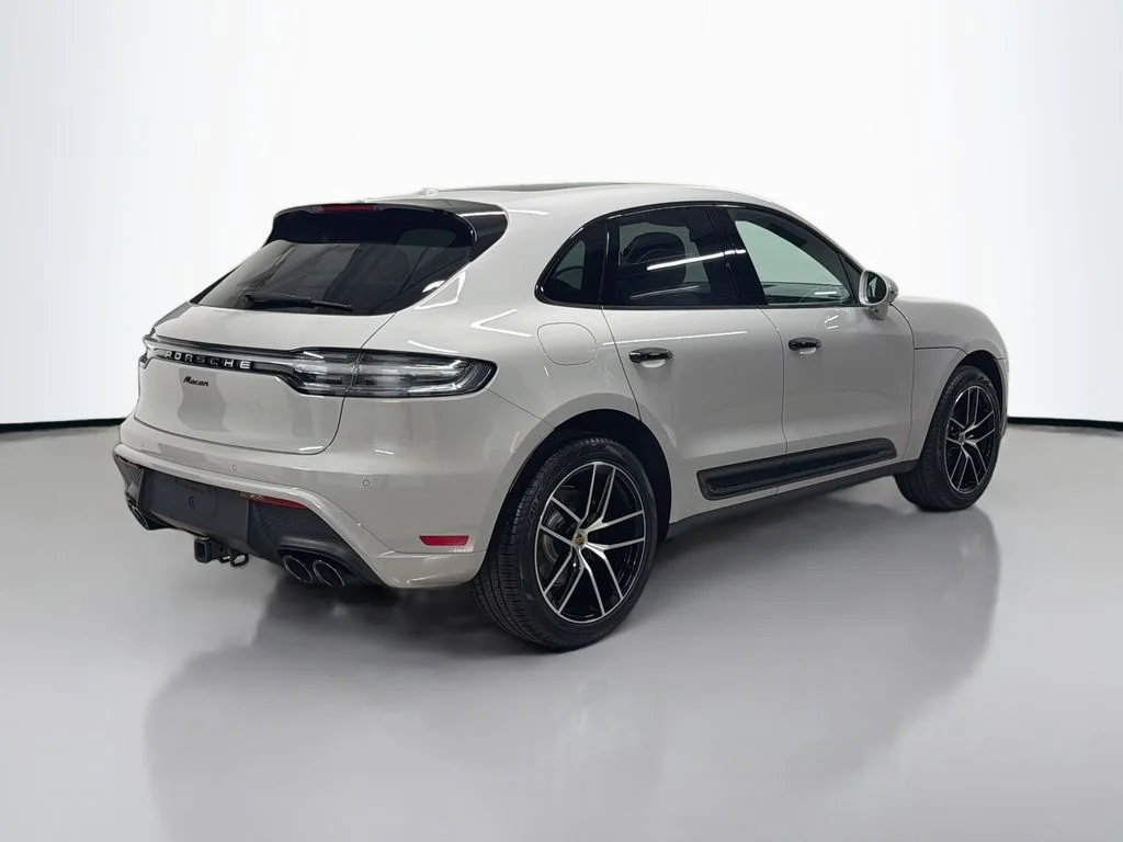 Certified Used 2025  Porsche  image 9