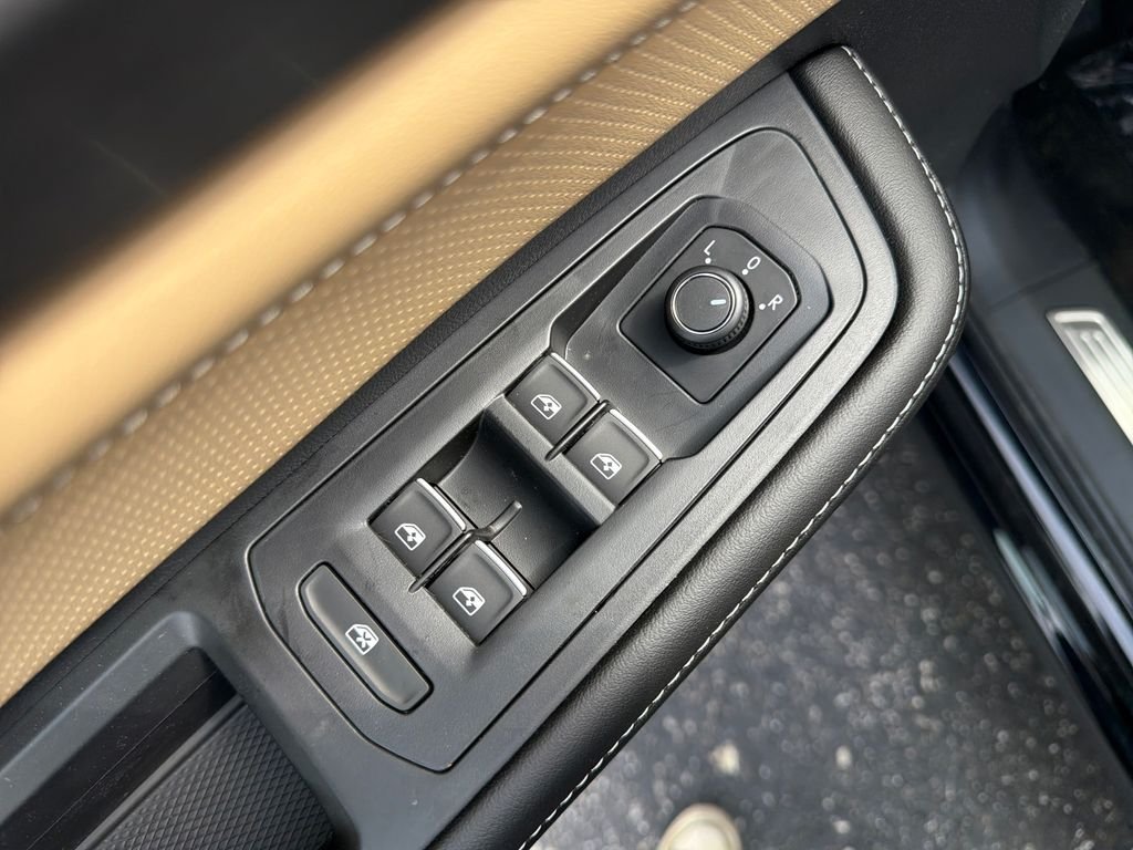 New 2026  Volkswagen SE w/Technology image 13