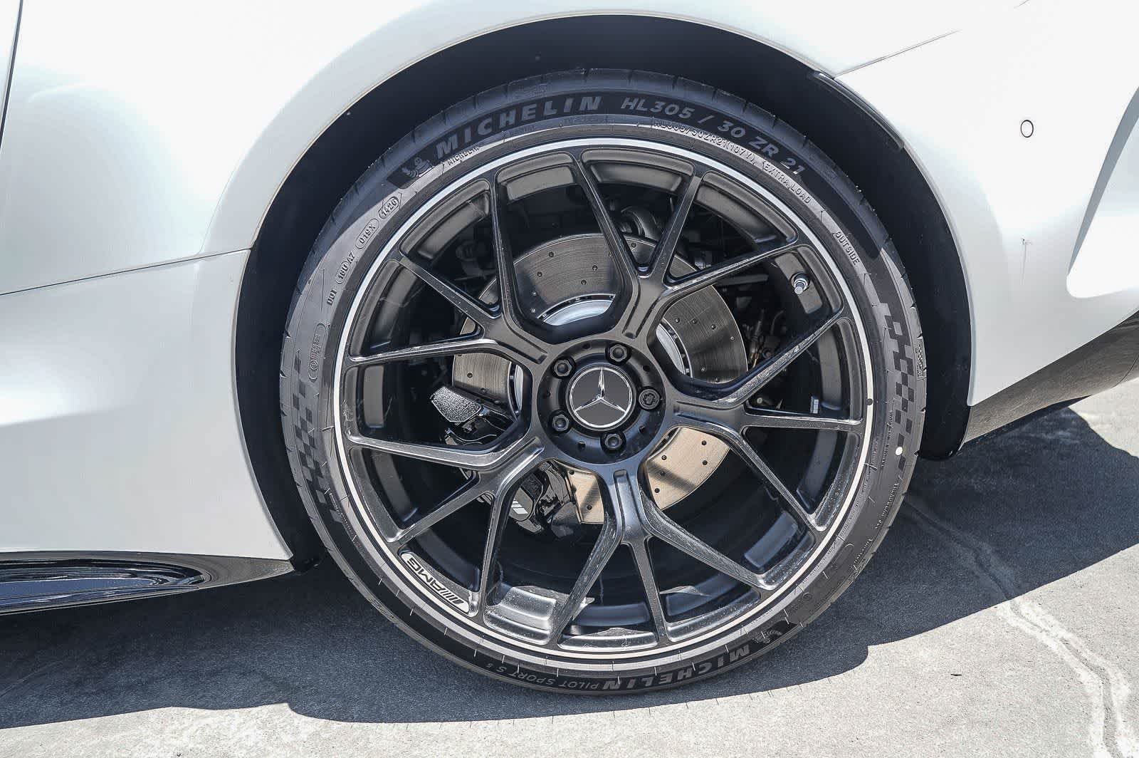 New 2026 MANUFAKTUR Moonlight White Magno Mercedes-Benz AMG® GT 55 image 8