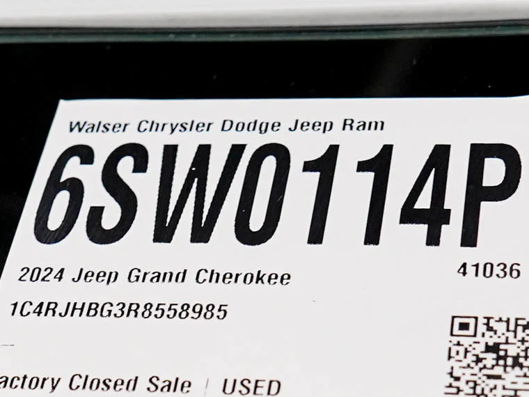 Used 2024 Bright White Clearcoat Jeep Limited image 31