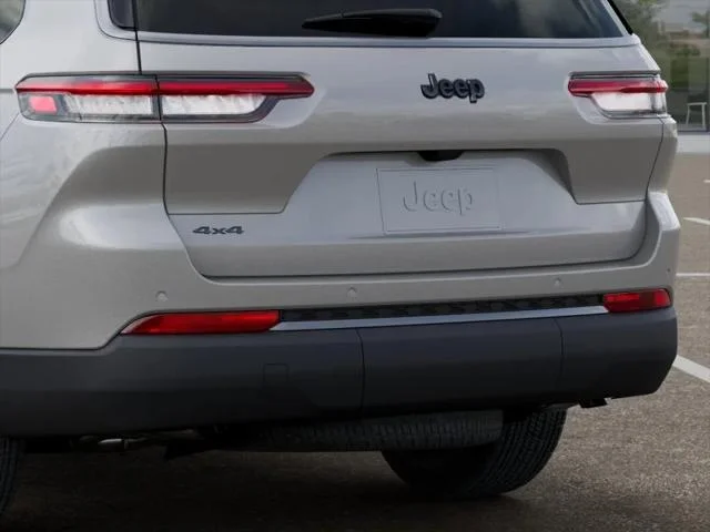 New 2026 Silver Zynith Exterior Paint Jeep Laredo image 39