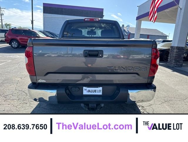 Used 2018 Gray Toyota SR5 image 5