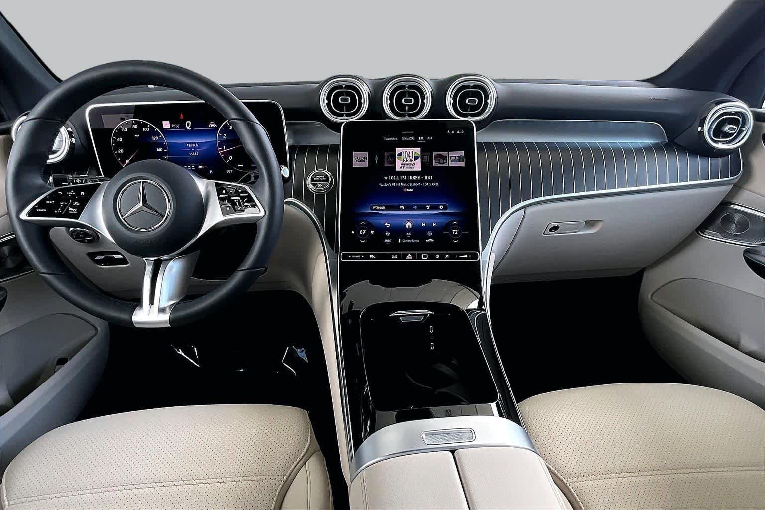 Used 2026 Verde Silver Metallic Mercedes-Benz GLC 300 image 14