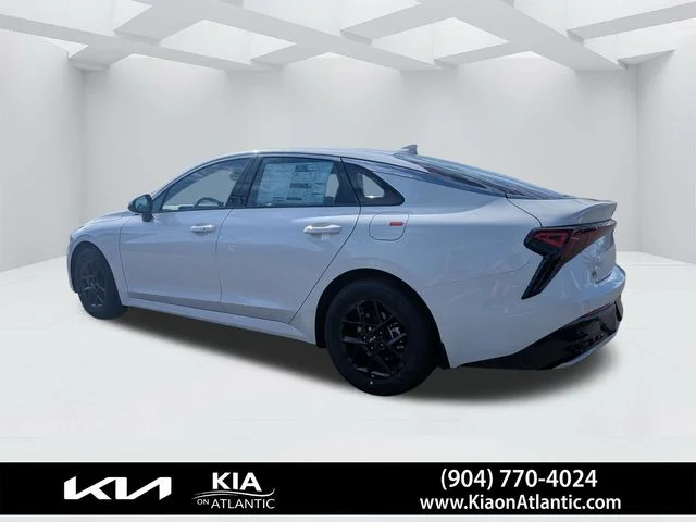 New 2026 Snow White Pearl Kia LXS FWD image 5