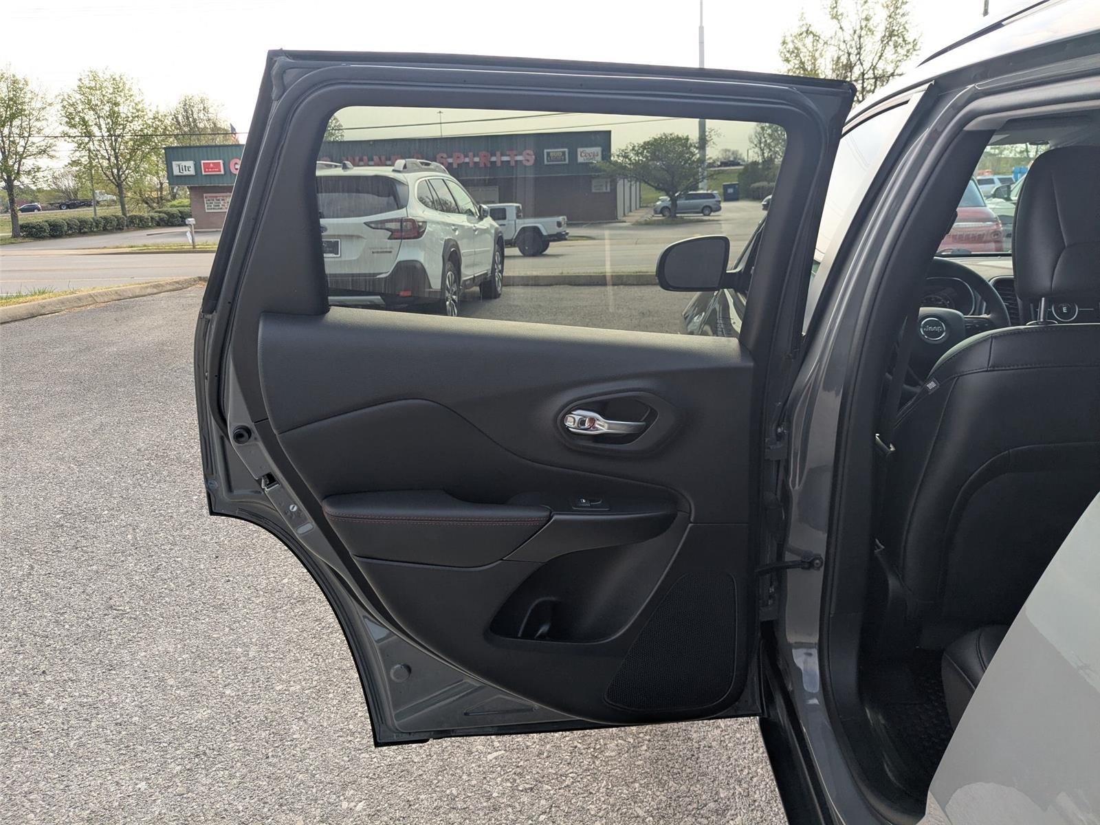 Used 2022 GRAY Jeep Trailhawk image 22