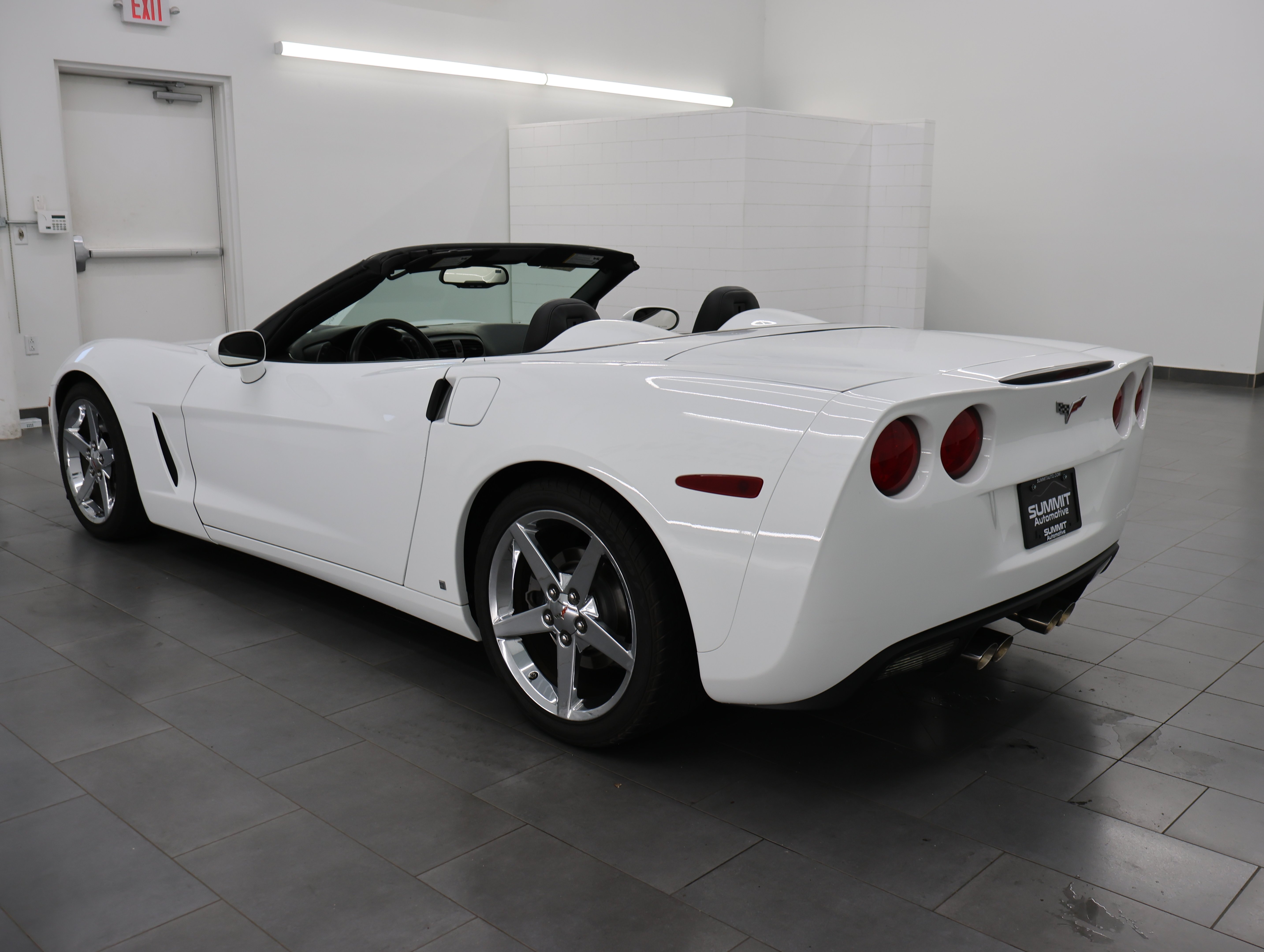 Used 2007 Arctic White Chevrolet  image 54