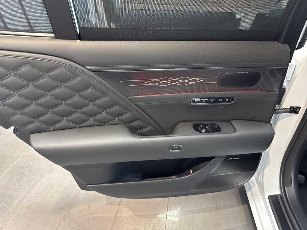 New 2026 White Genesis 3.5T E-SC MHEV PRESTIGE BLACK image 37