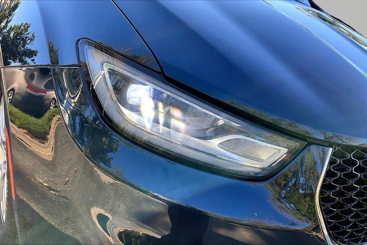 Used 2025 Fathom Blue Pearlcoat Chrysler Select image 27