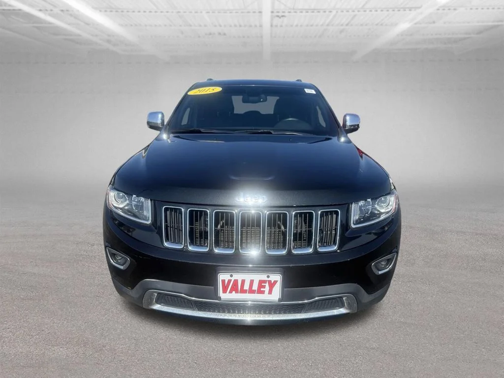 Used 2015 Brilliant Black Crystal Pearlcoat Jeep Limited image 11