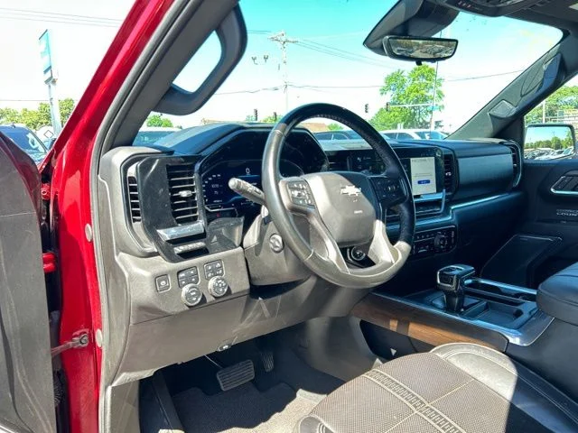 Used 2024 Red Chevrolet High Country image 28