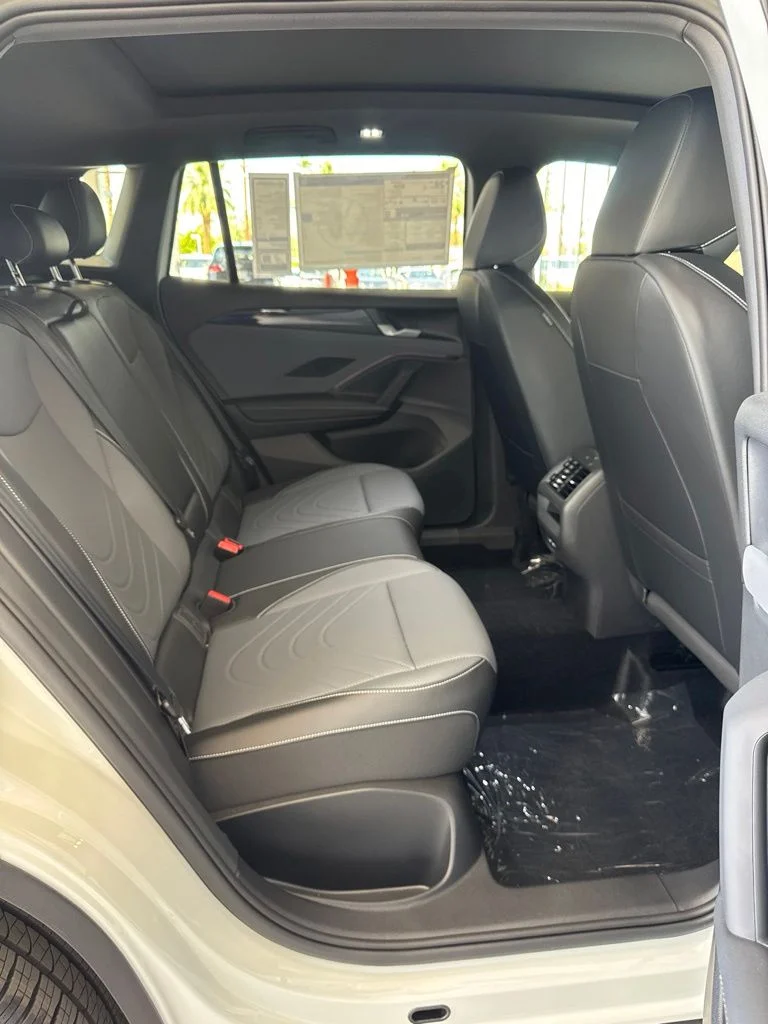 New 2026 White/off-white Volkswagen 2.0T SE R-Line Black image 7