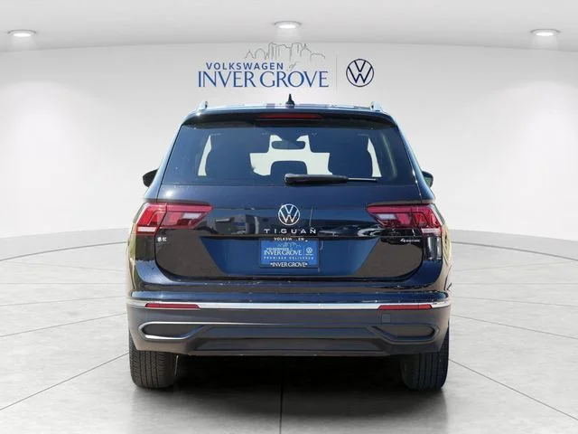 Certified Used 2022 Black Volkswagen 2.0T SE image 6