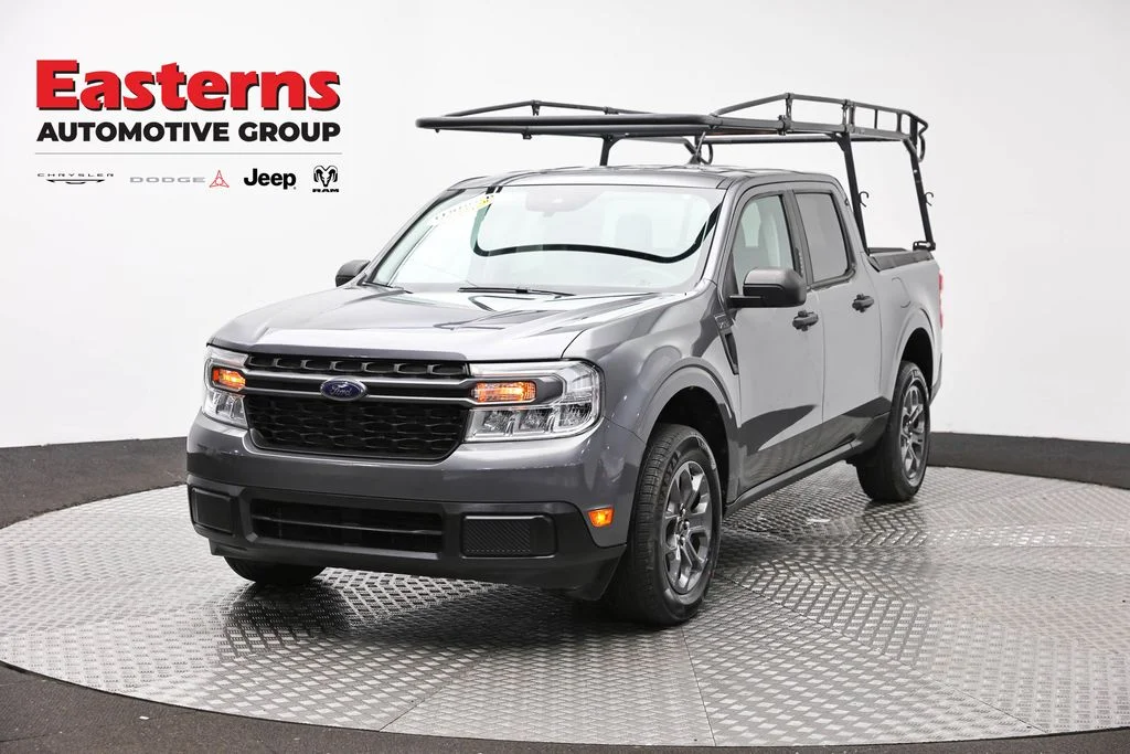 Used 2023 Gray Ford XLT image 1