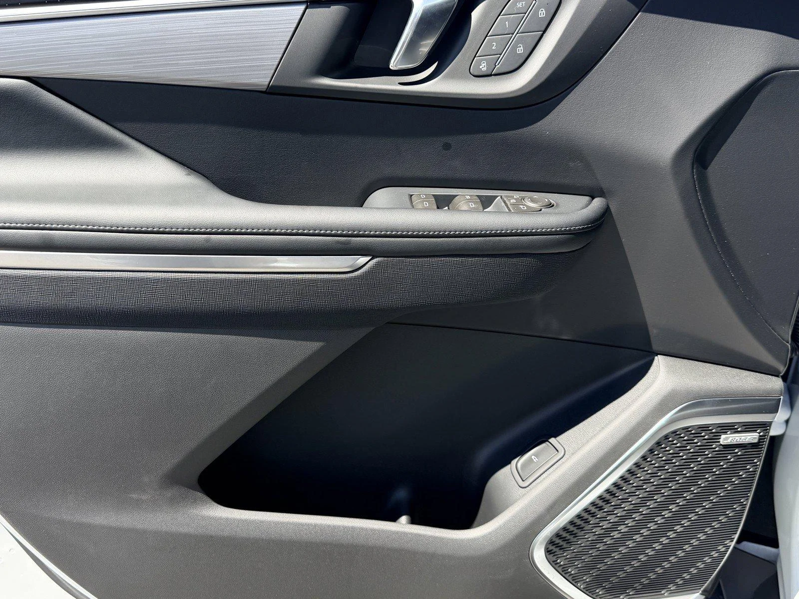 New 2026 Summit White Buick Preferred image 19