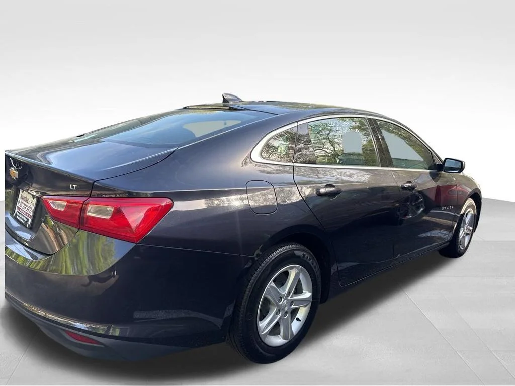 Used 2023 Gray Chevrolet LT image 3