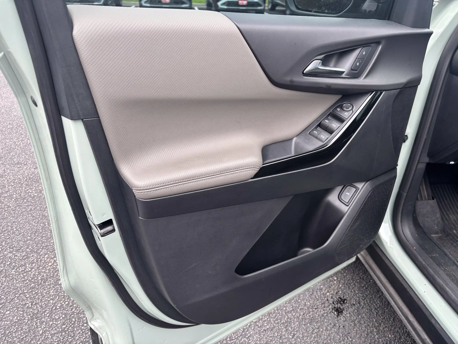 Used 2026 Green Chevrolet LT image 9