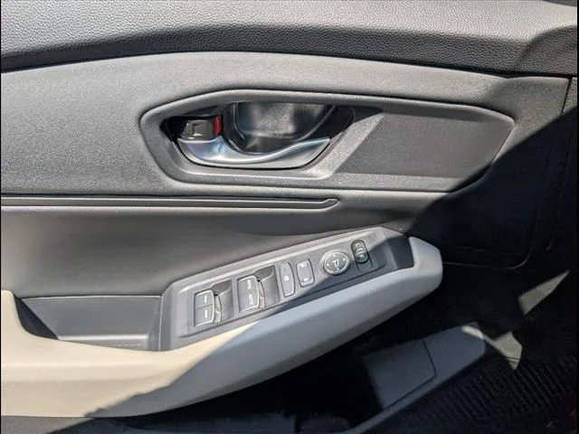 2025 Honda Accord SE - Photo 16