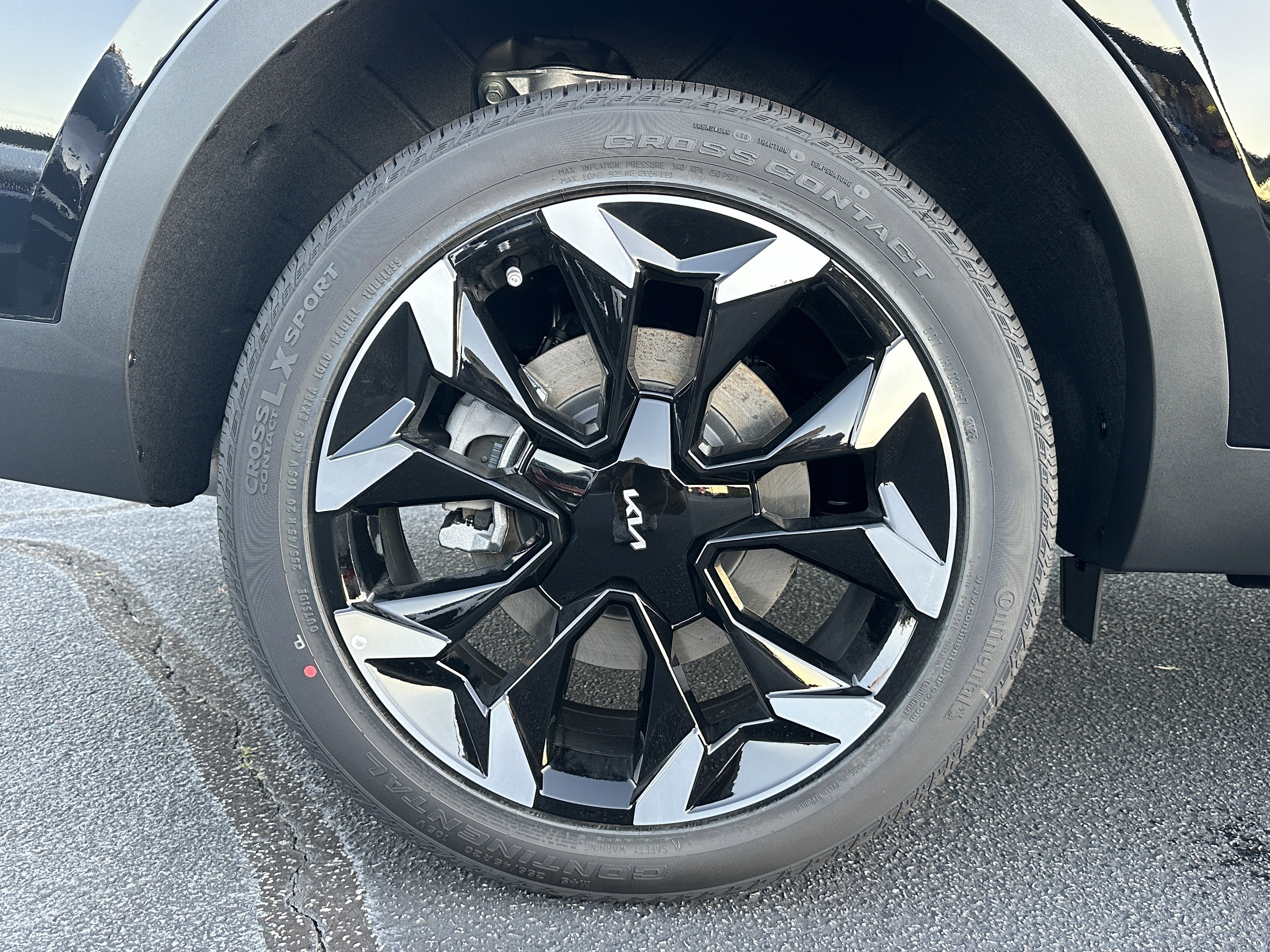 New 2026 Ebony Black Kia EX image 18
