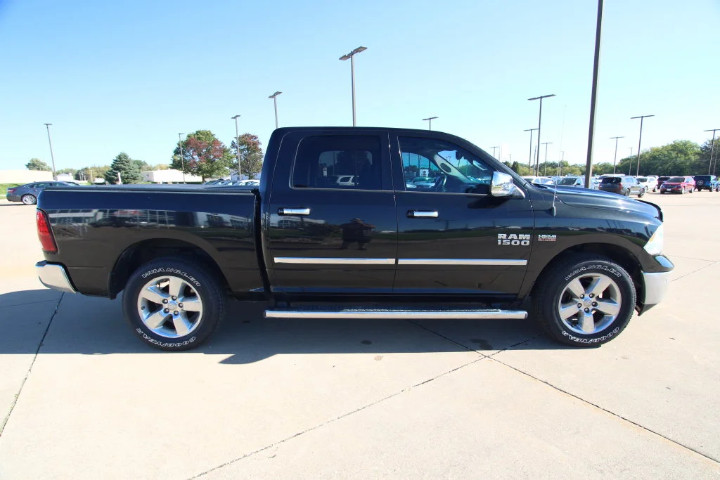Used 2018 Brilliant Black Crystal Pearlcoat Ram Big Horn image 4