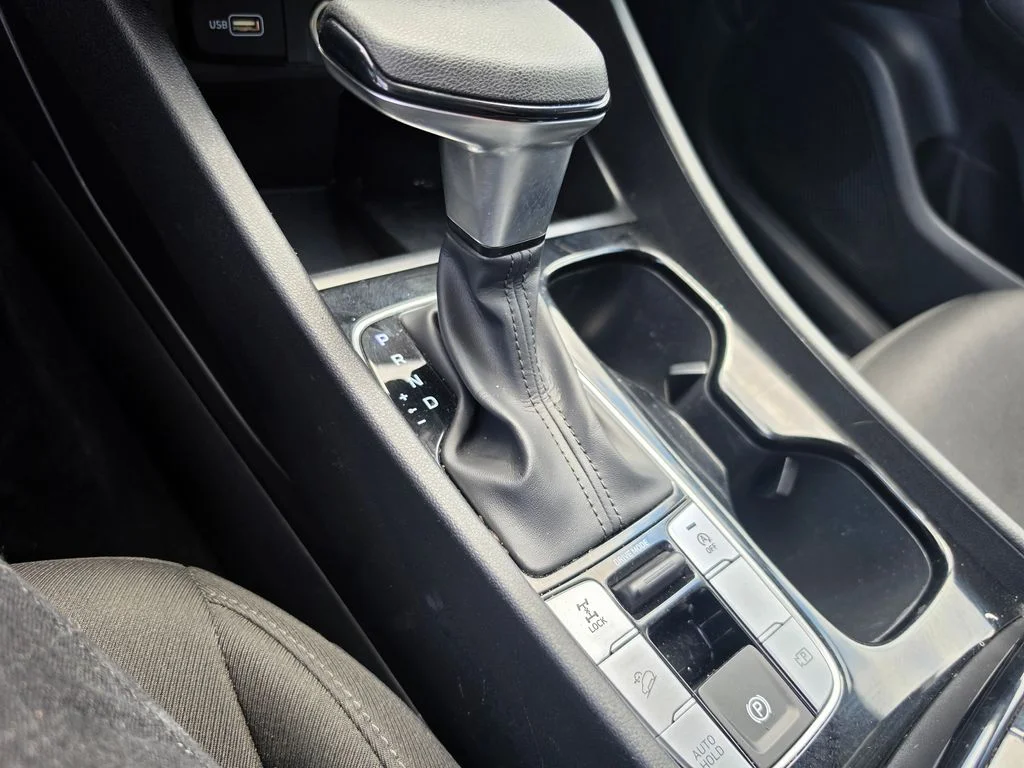 Used 2023 Black Hyundai SEL image 19