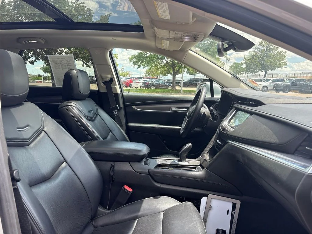 Used 2017 Radiant Silver Metallic Cadillac Luxury image 25