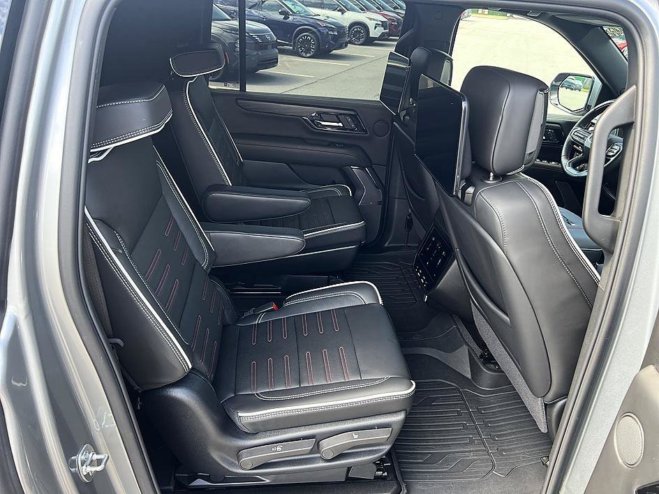 Used 2025 Sterling Metallic GMC AT4 Ultimate image 17