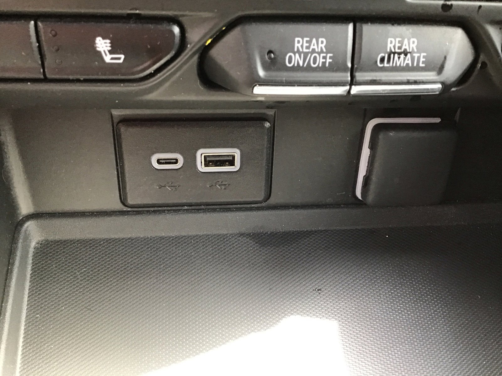 Used 2024 Summit White Chevrolet RST image 22
