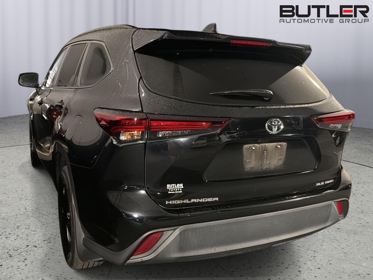 Used 2024 Midnight Black Metallic Toyota XLE image 9