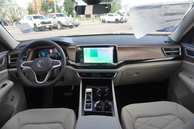 New 2026 Pure Gray Volkswagen 2.0T SE w/Technology image 22