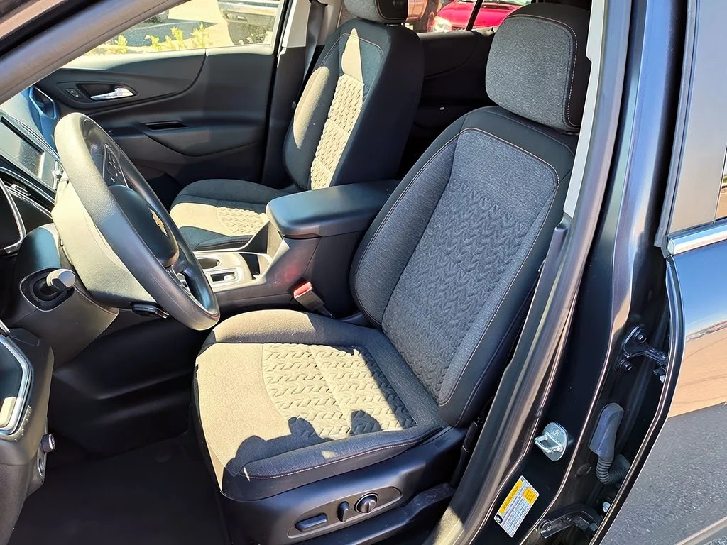 2022 Chevrolet Equinox LT - Photo 13