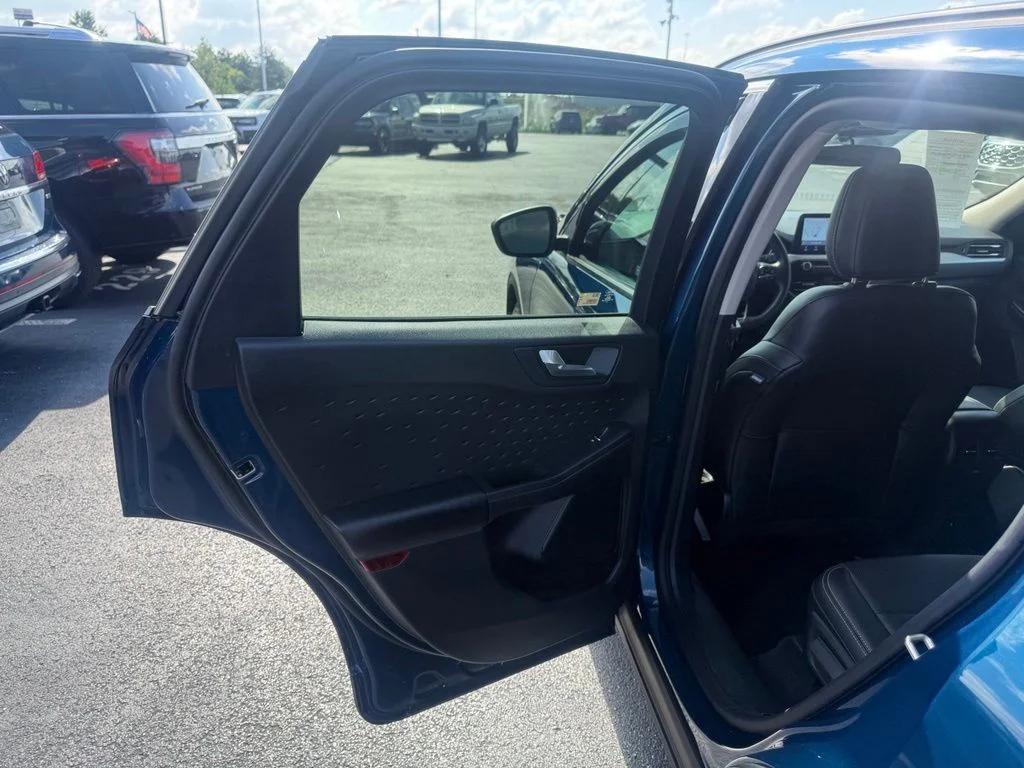 Used 2020 Green Metallic Ford SEL image 32