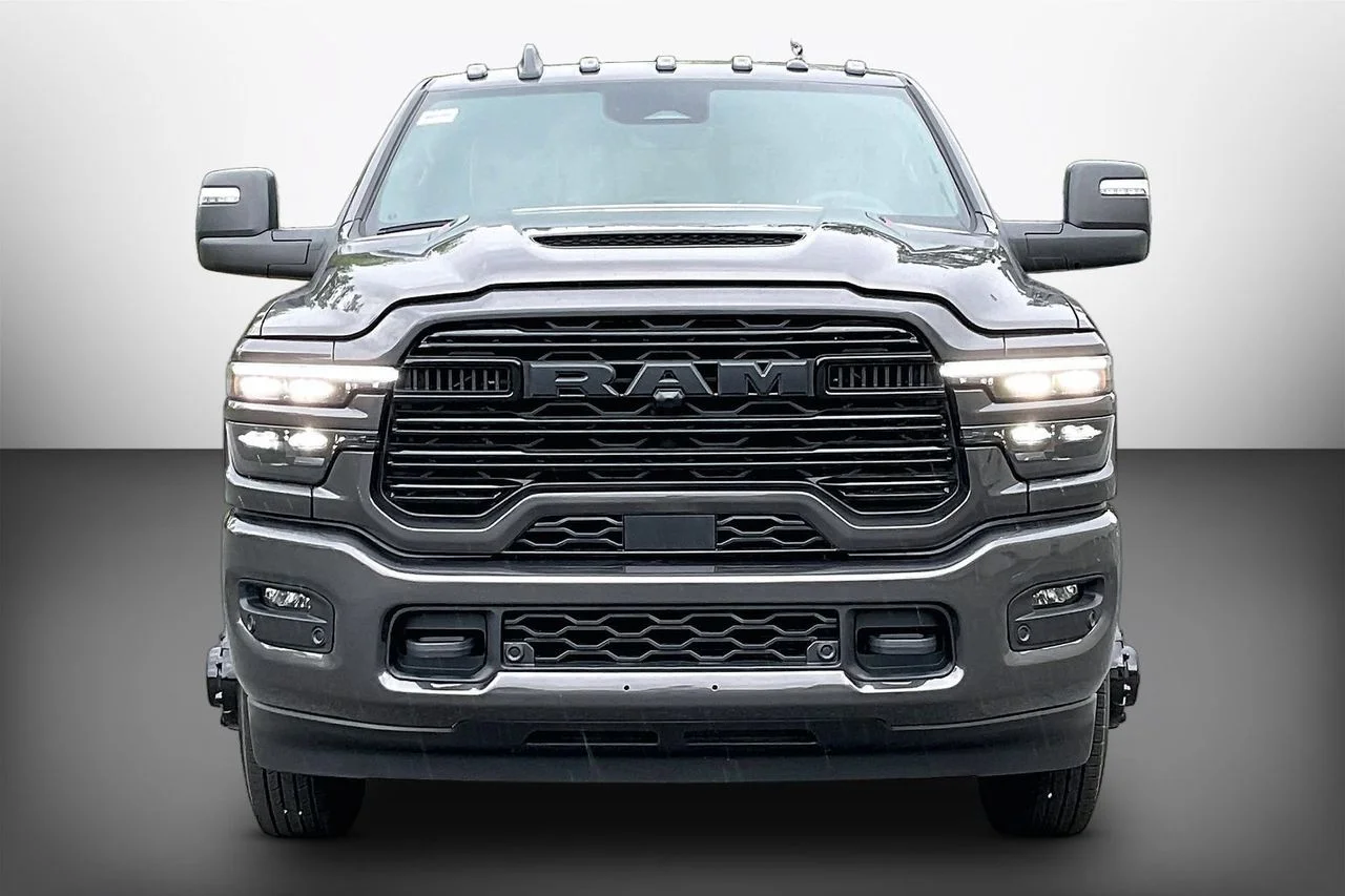 New 2026 Granite Crystal Metallic Clear-Coat Exterior Paint RAM Laramie image 3