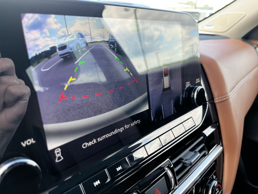 Used 2025 Gray Nissan Platinum image 19