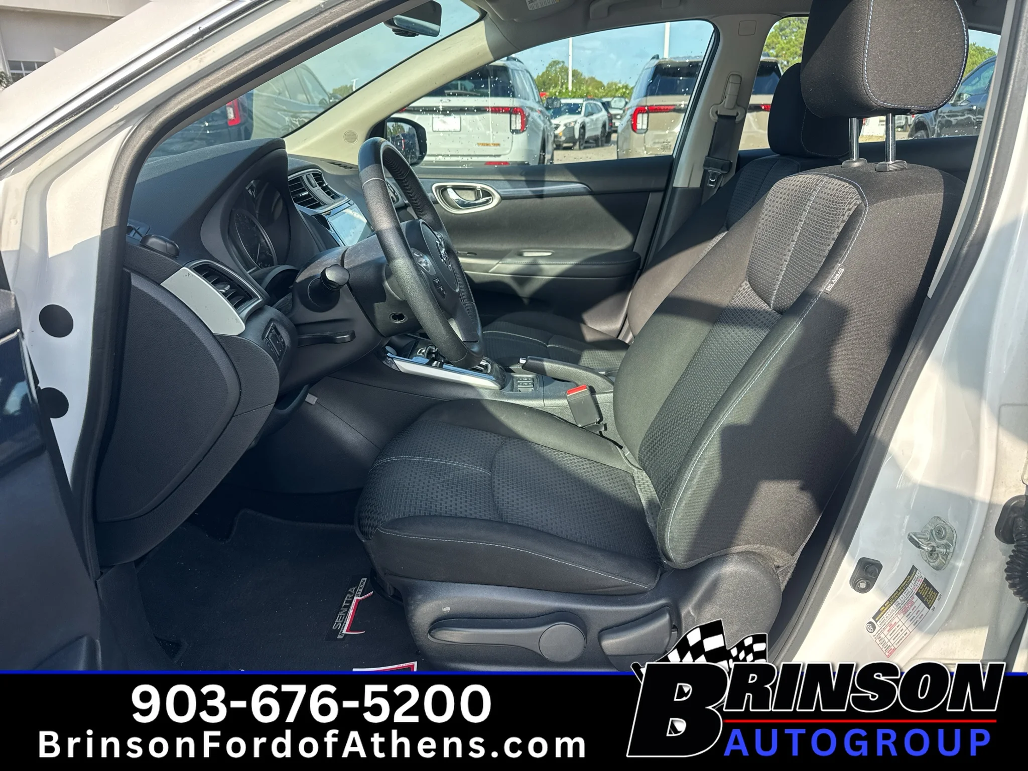 Certified Used 2018 Aspen White Nissan SR image 12