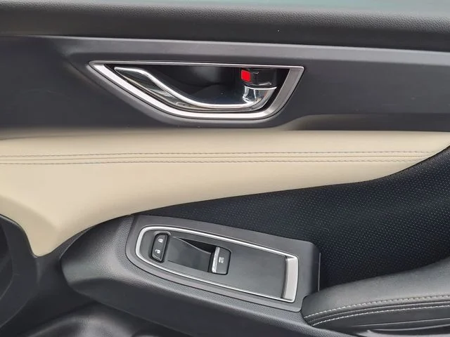 Used 2022 Silver Subaru Limited image 40