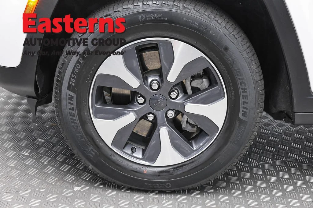 Used 2023 White Jeep 4xe image 37