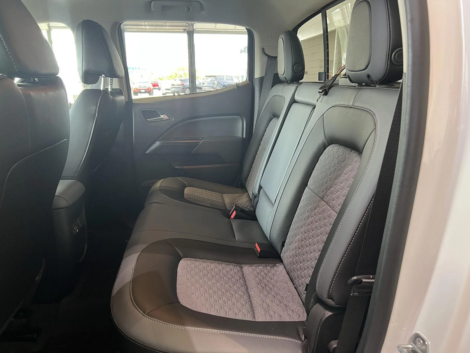 Used 2022 SUMMIT WHITE Chevrolet 4WD Z71 image 15