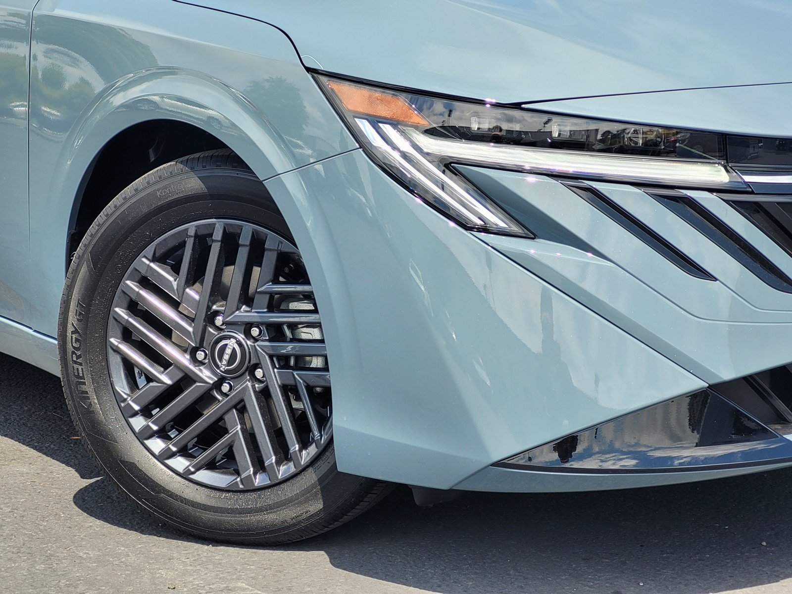 New 2026 Atlantic Gray Metallic Nissan SV image 3