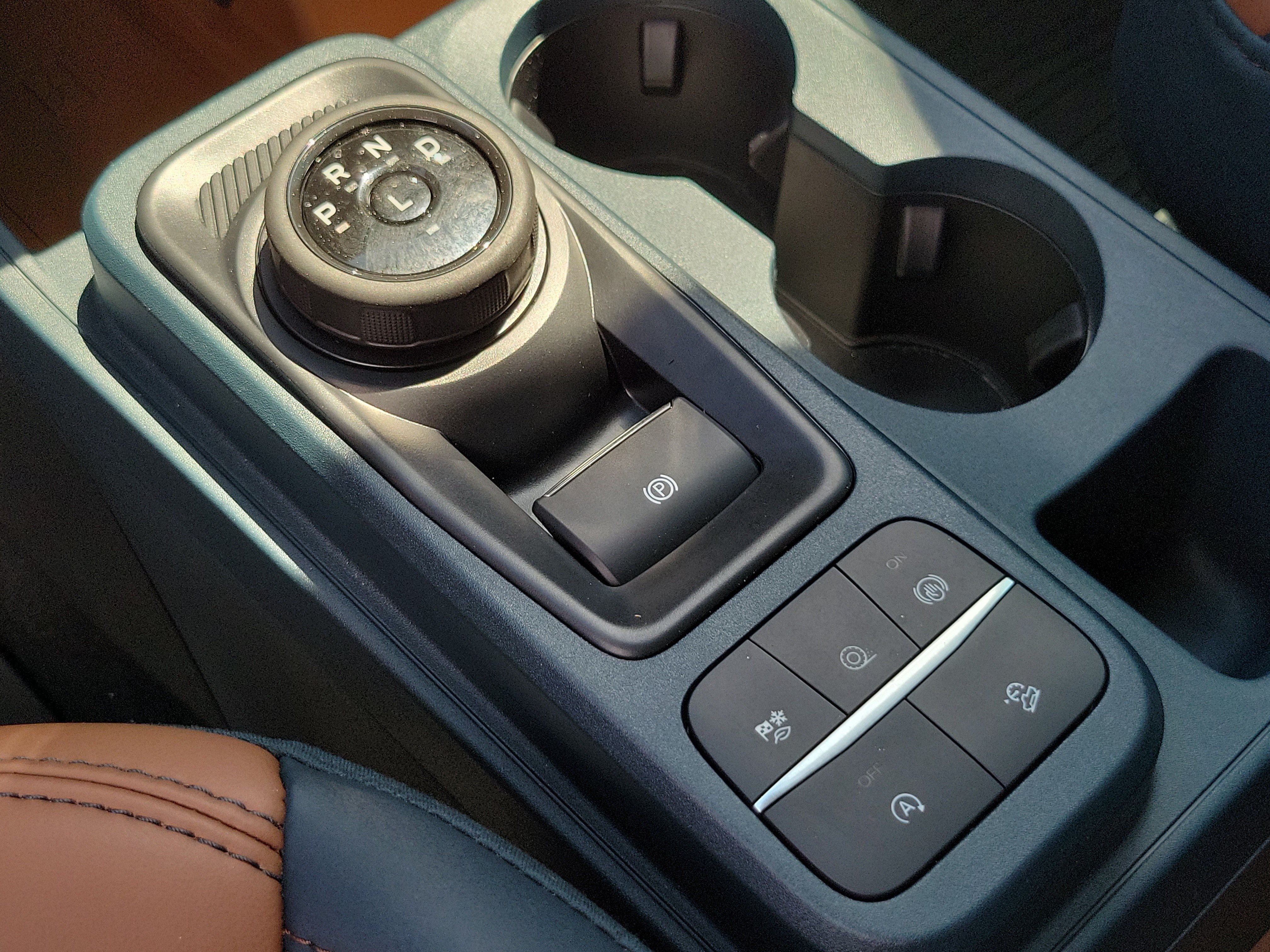Used 2024 Gray Metallic Ford LARIAT image 7