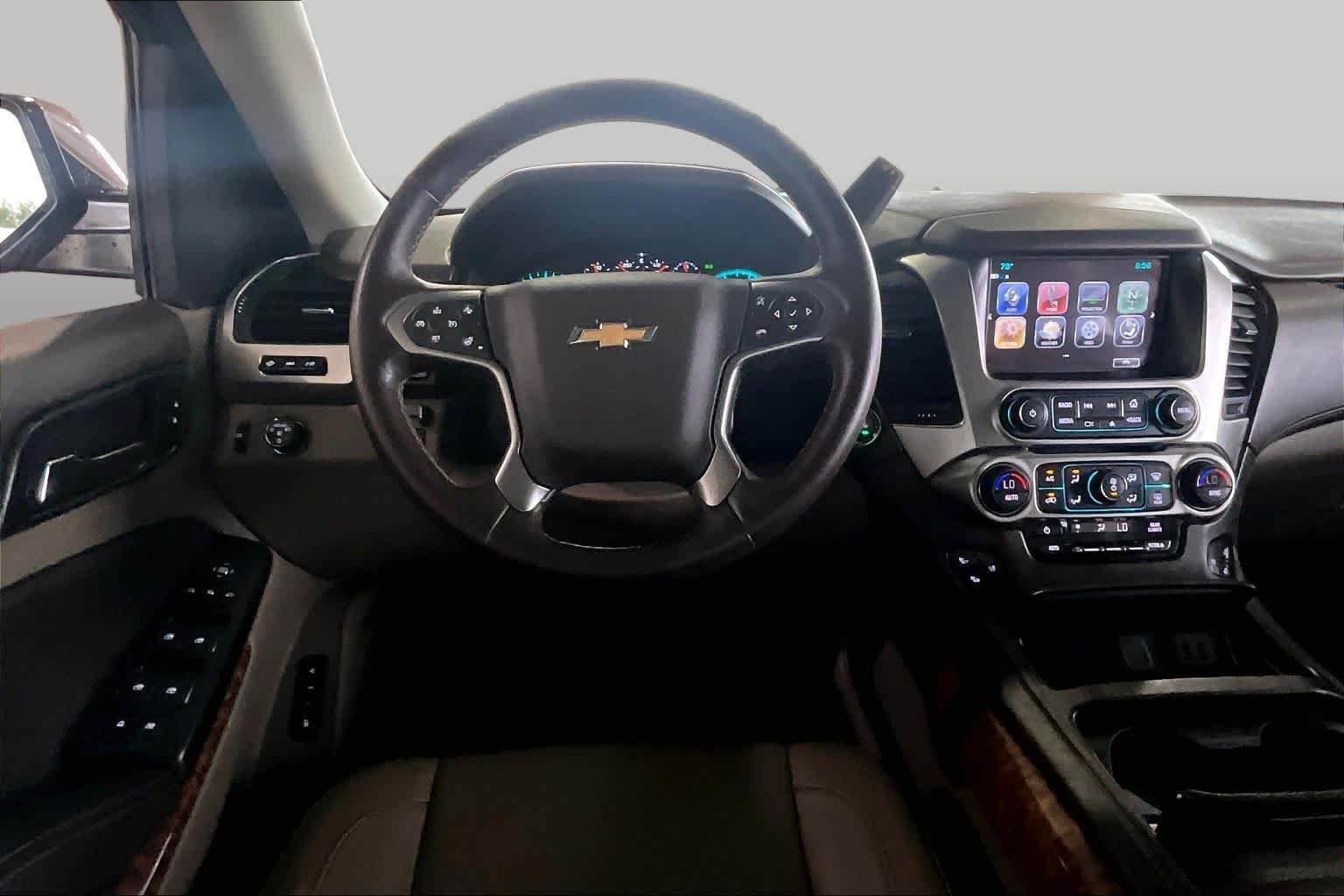 Used 2017 Iridescent Pearl Tricoat Chevrolet Premier image 6
