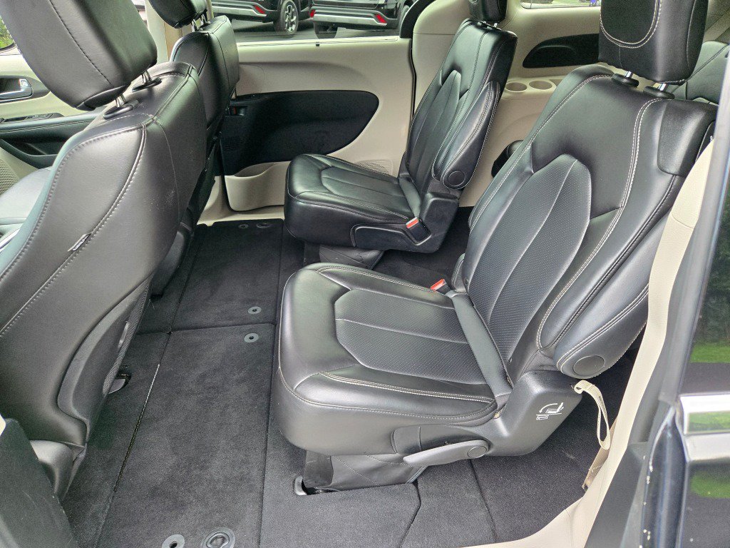 2024 Chrysler Pacifica Touring L - Photo 17